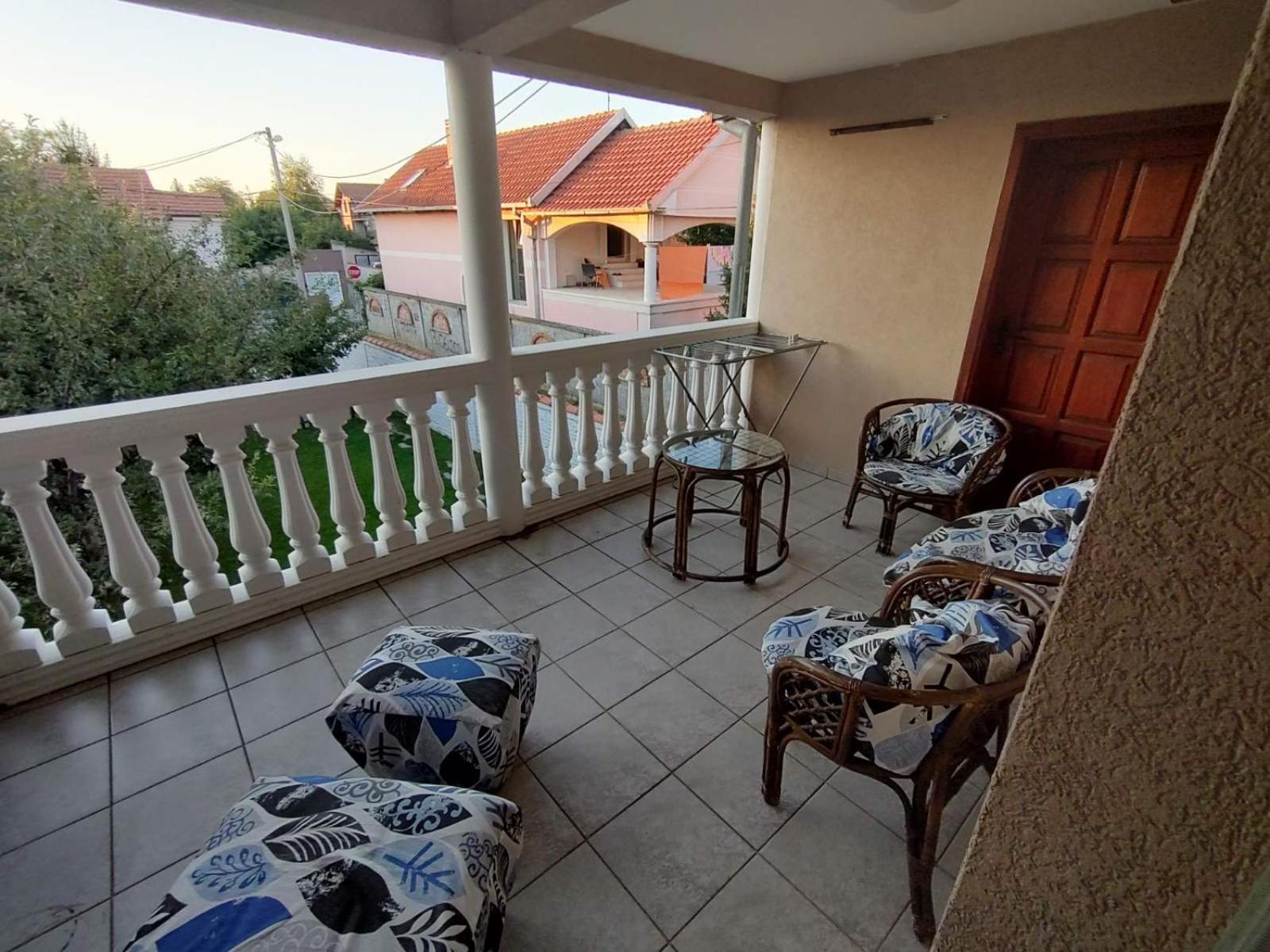 Plavi Apartman Airport Belgrado Exterior foto