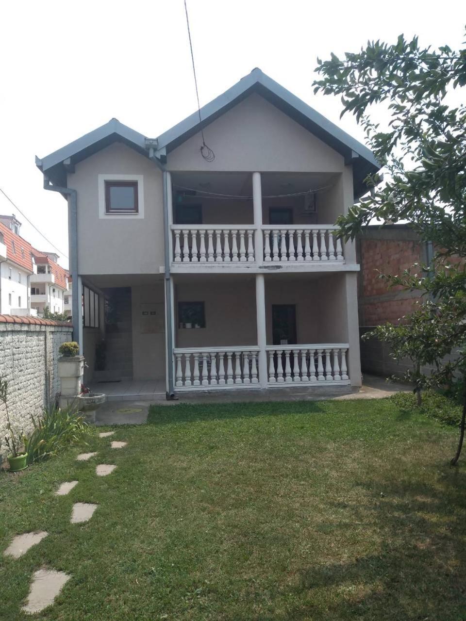 Plavi Apartman Airport Belgrado Exterior foto